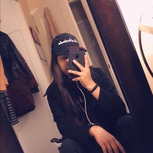 Meet your Posher, Erendira